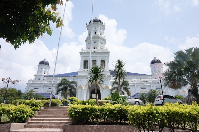 sultan abu bakar mosque-min - ExpatGo