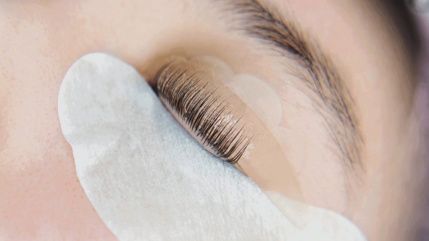 Things You Should Know Before Getting a Lash Lift - ExpatGo